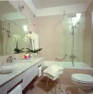 Continental Wellness & Spa - 90