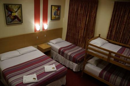 Oyo London Guest House - 95