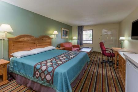 Super 8 by Wyndham/I-85 Atlanta - 18