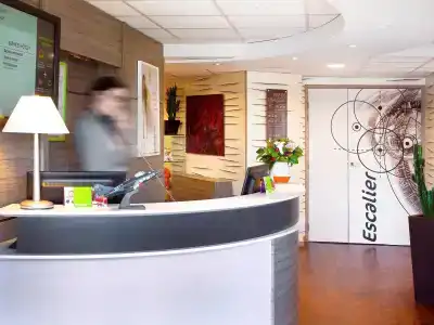 ibis Styles Clermont-Ferrand Aéroport - 1