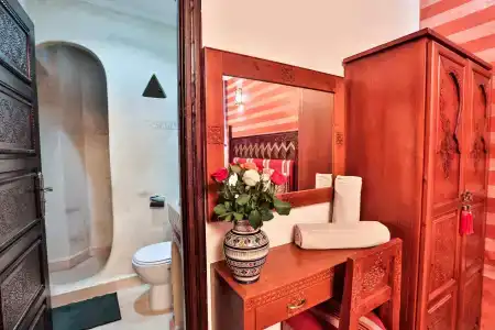 Riad Nakhla - 35