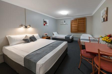 Cosmopolitan & Serviced Apartments - 41