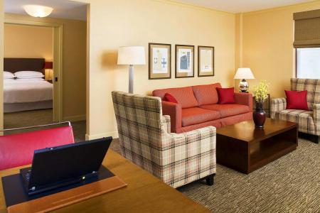 Four Points by Sheraton Downtown - 40