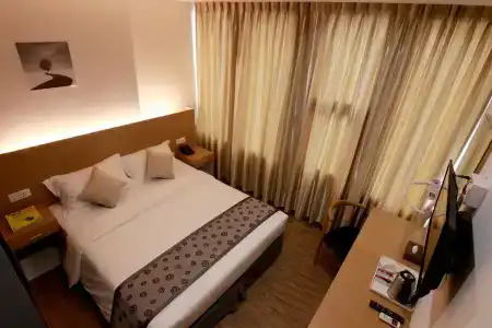 Botahtaung - 24