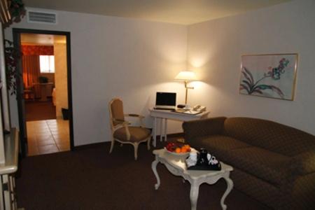 Ramada by Wyndham Viscount Suites Tucson East - 41