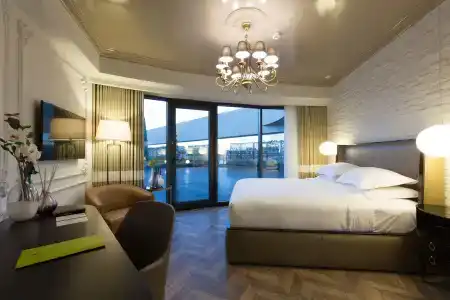 DoubleTree By Hilton Izmir Airport - 59