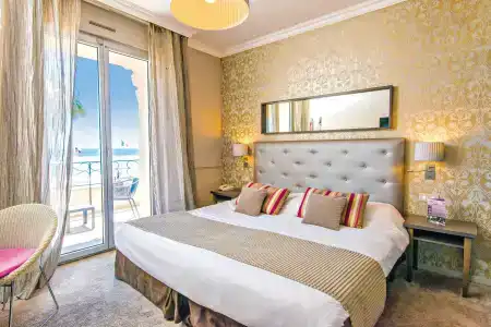 Hôtel Le Royal Promenade des Anglais - 76