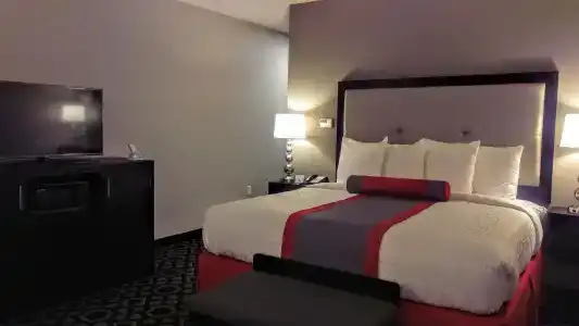 Best Western Plus Inn & Suites - 38