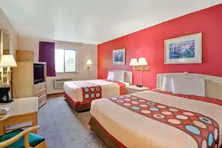 Super 8 by Wyndham West/Coors Blvd - 51