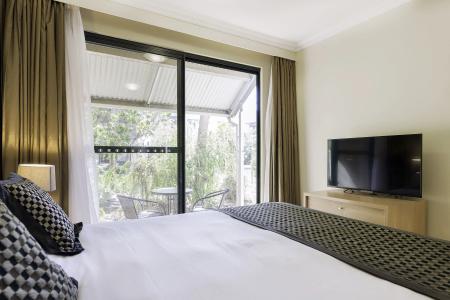 Rydges - 128