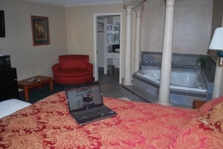 Americas Best Value Inn East - 40