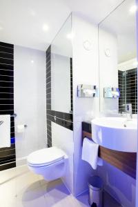 Holiday Inn Express London City, An Ihg - 9