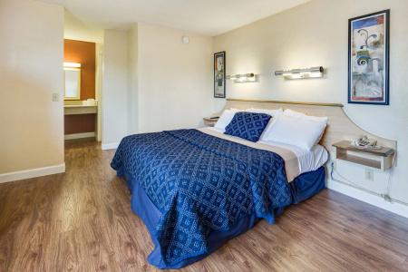 Fairfield Inn and Suites by Marriott Airport - 20