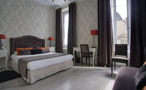 Hôtel Du Mail - 84
