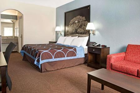 Super 8 by Wyndham Houston/Brookhollow NW - 16