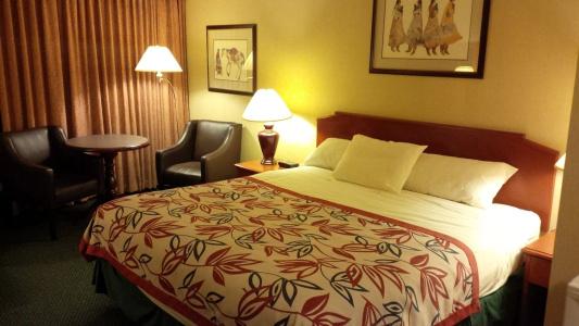 Anchor Inn and Suites - 40