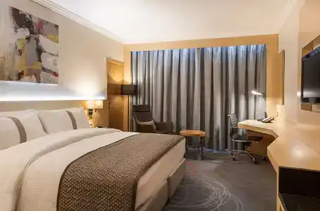 Mövenpick Amman - 4