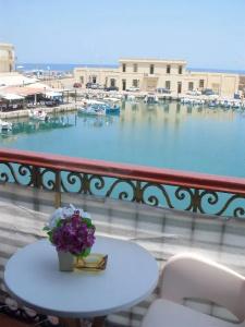 Faros Rooms & Suites - 18
