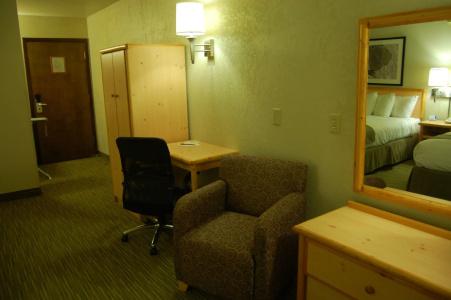 Days Inn and Suites by Wyndham Downtown-University - 23