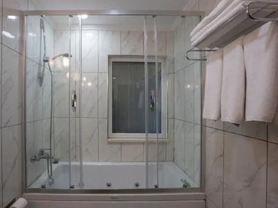Seraglio & Suites - 85