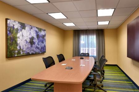 Fairfield Inn & Suites by Marriott Central - 19