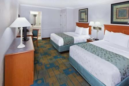 La Quinta Inn by Wyndham Austin Oltorf - 17