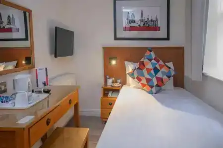 Queensway, Sure Collection by Best Western - 18