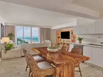 w South Beach - 112