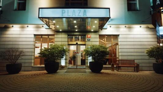 Plaza Prague - Czech Leadings - 0