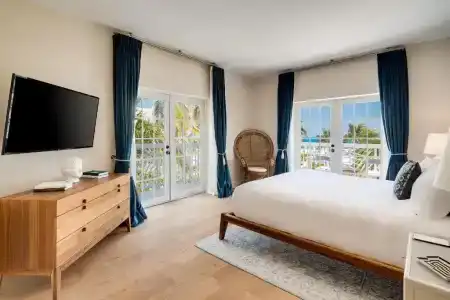 The Savoy & Beach Club - 12