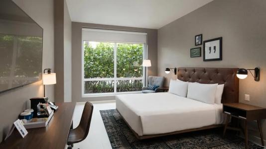 Four Points by Sheraton - 39