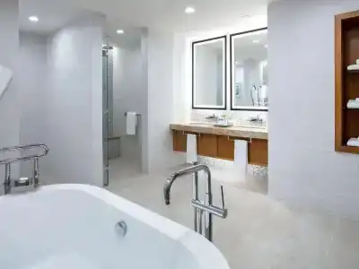 Swissôtel Al Ghurair Dubai - 16