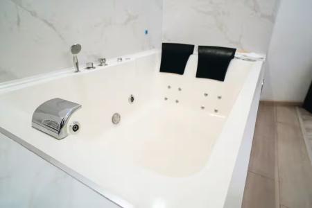 Escape Luxury Suite - 41
