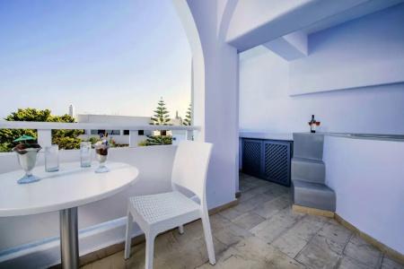 Blue Waves Suites & - 116