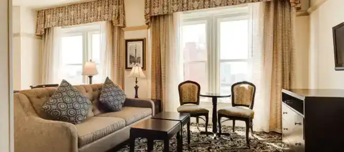 Gaslamp Plaza Suites - 33