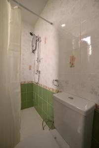Gold Airport Suites - 58