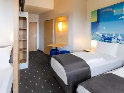 b&b - 30
