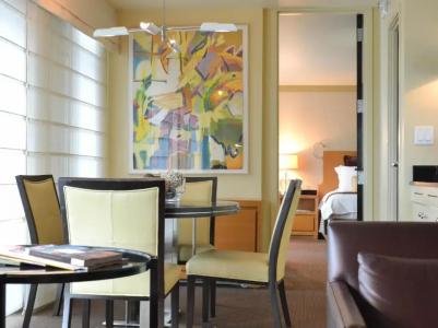 The Colonnade - 65