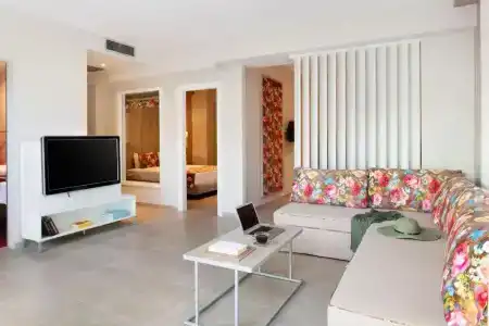 Alexandra Beach Spa Resort - 16