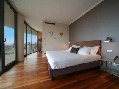 Pisa Tower Plaza - 70