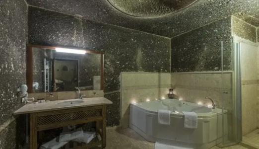 Antique Terrace Cave Suites - 58