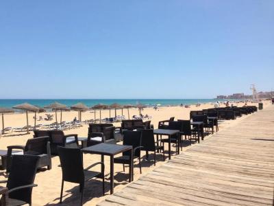 Lloyds Beach Club - 10
