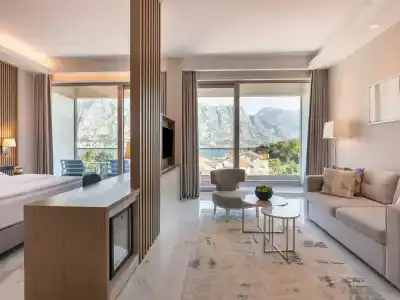 Blue Kotor Bay Premium Spa Resort - 74