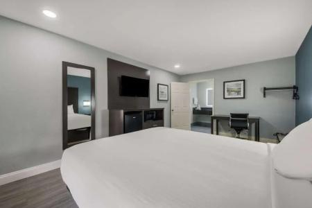 SureStay by Best Western San Antonio Riverwalk - 15
