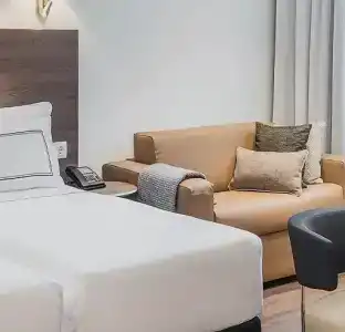 Melia Madrid Serrano - 33