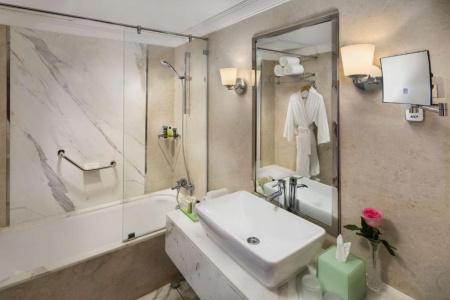 Hilton Alexandria Corniche - 52
