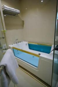 Arman Juffair Mall - 56