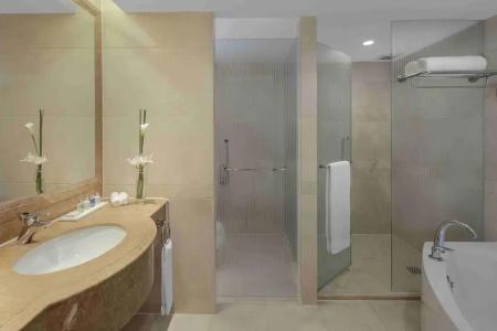 Radisson Blu Shanghai New World - 56