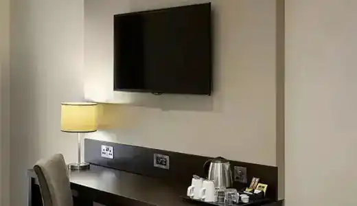 Premier Inn Waterloo - 19