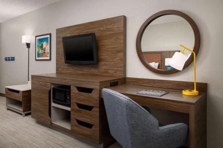 Hampton Inn - 9